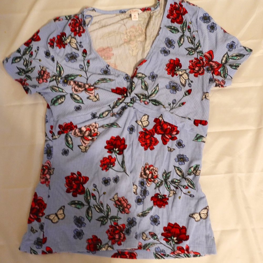 🌸Candie's Baby Blue Floral Ribbed T Shirt Medium